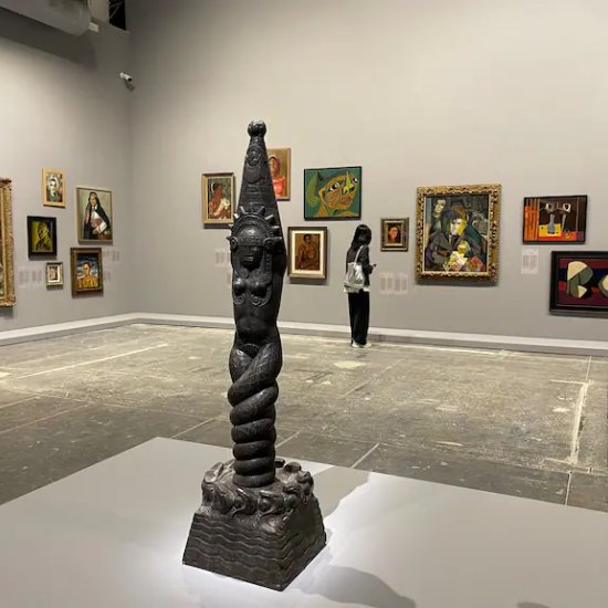 Autorretrato de Raquel  Forner en la Bienal de Venecia